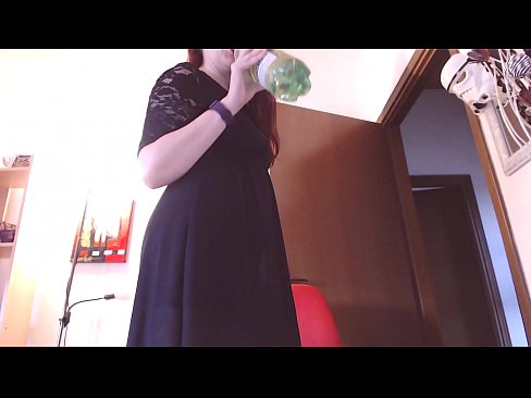 ❤️ スケベで甘美なパンティが大好きな従順な奴隷が、この動画を見てオナニーを強要される! ☑ ポルノ ❌️